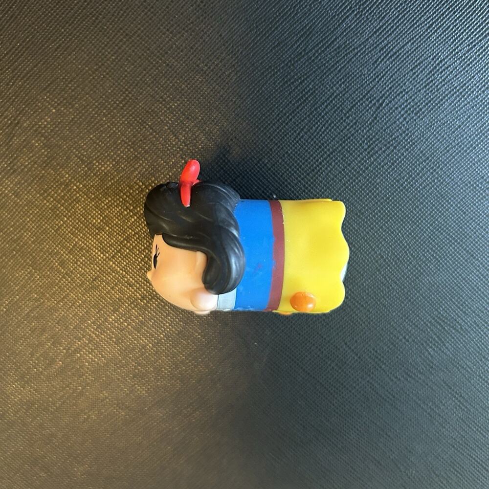 Disney Tsum Tsum Medium 1" Snow White Collectible Figure